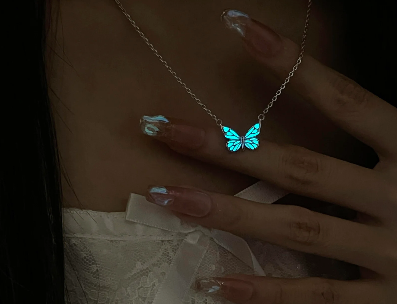 Collier Papillon Céleste Lumineux
