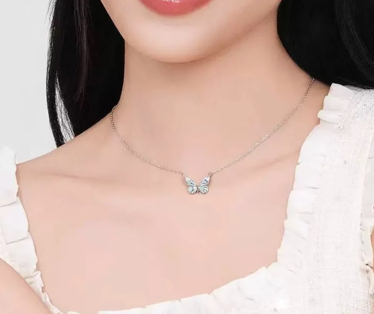 Collier Papillon Céleste Lumineux