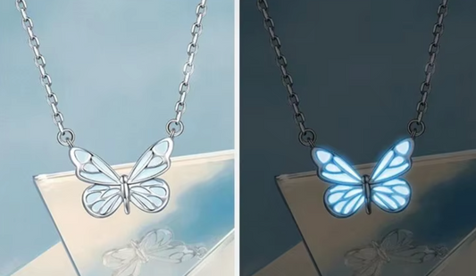 Collier Papillon Céleste Lumineux
